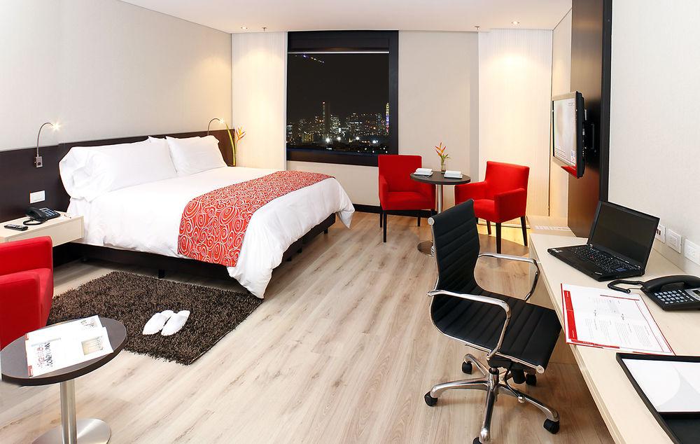 ホテル Hilton Doubletree Bogota Salitre Ar 部屋 写真 A room at the hotel