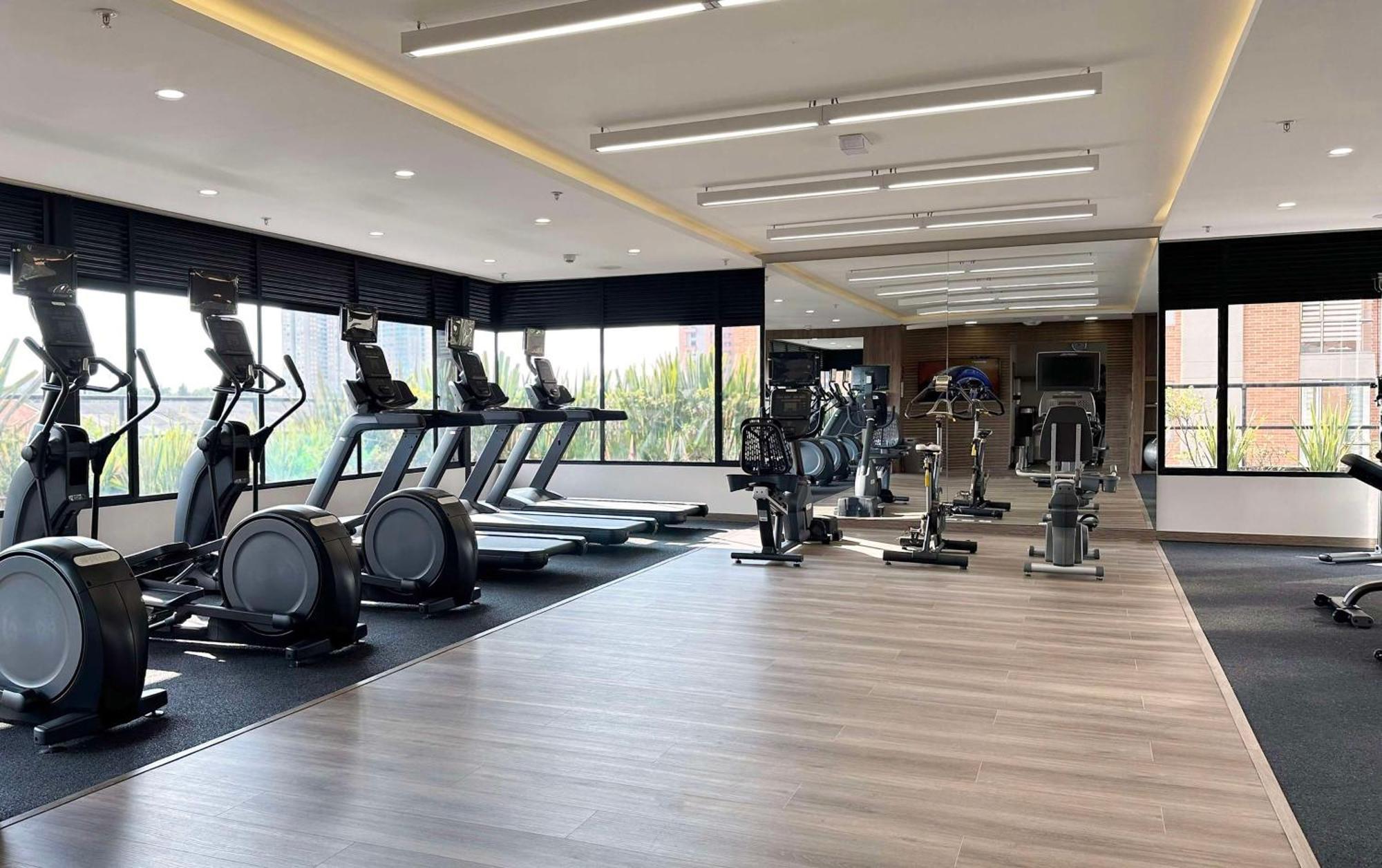 ホテル Hilton Doubletree Bogota Salitre Ar エクステリア 写真 The gym at the 10th floor