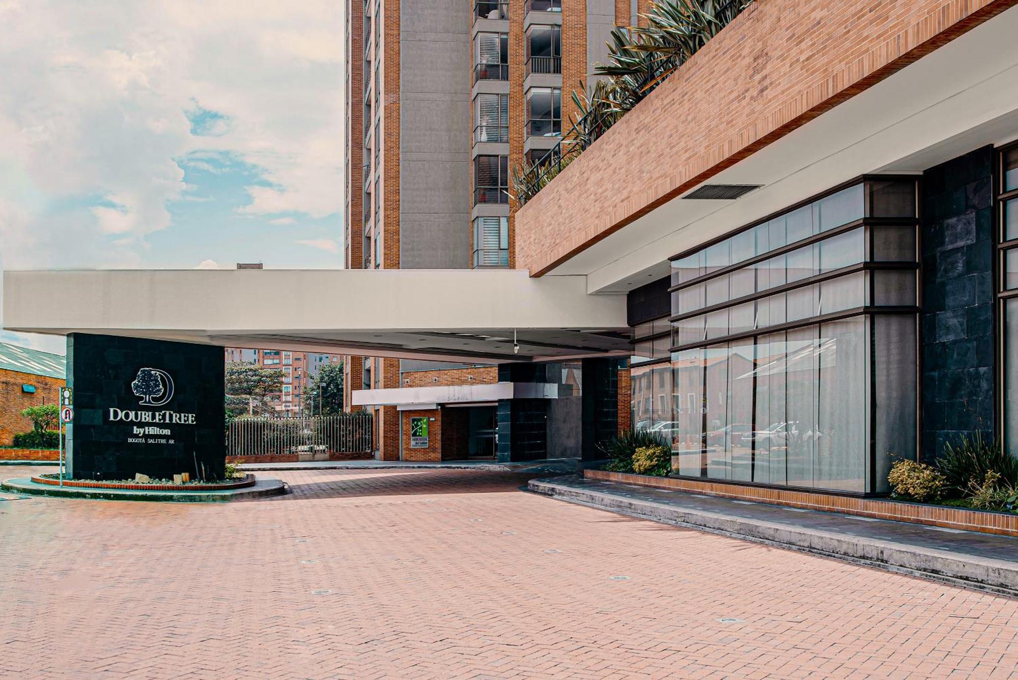 ホテル Hilton Doubletree Bogota Salitre Ar エクステリア 写真 Entrance of the hotel