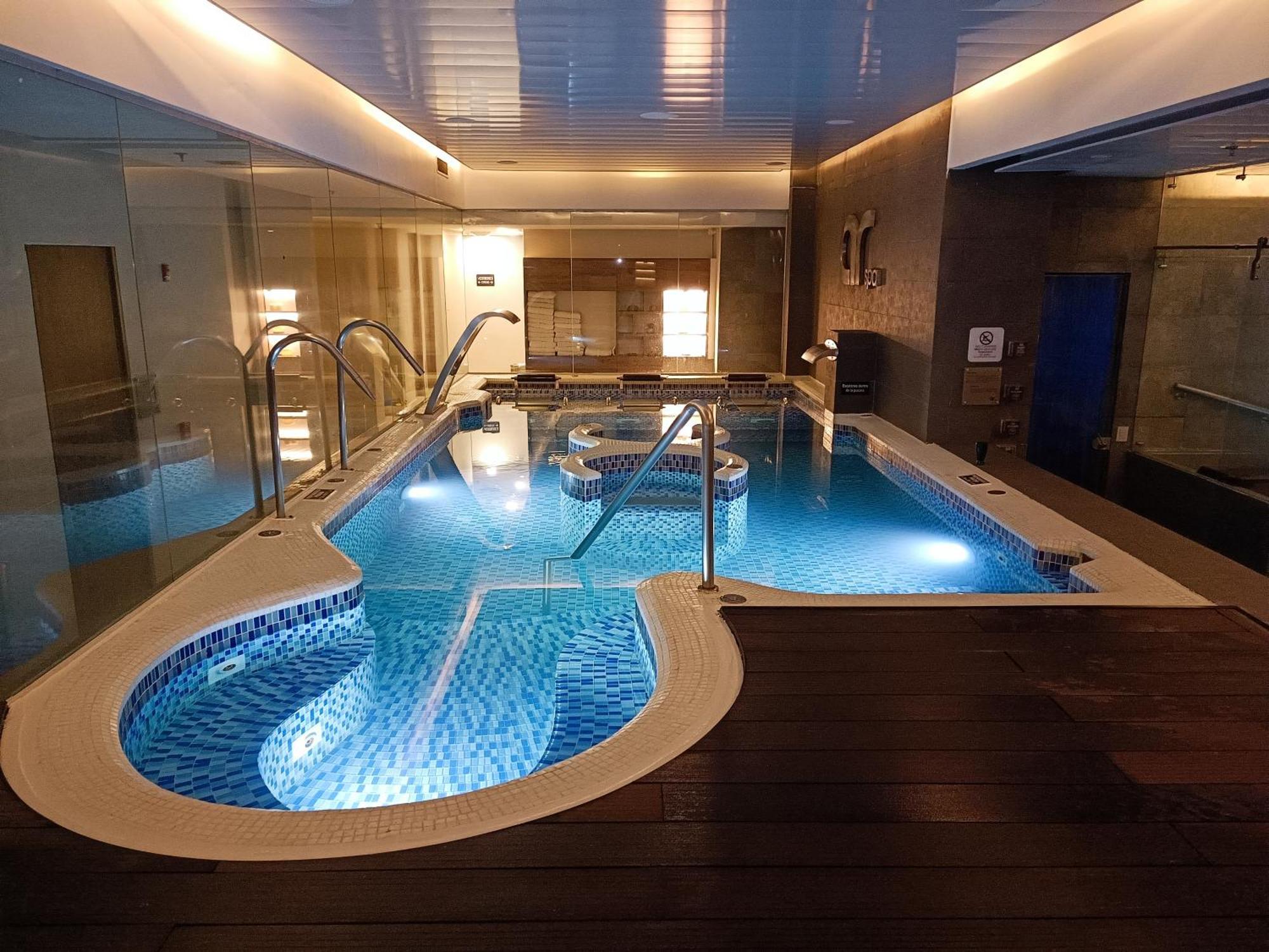 ホテル Hilton Doubletree Bogota Salitre Ar エクステリア 写真 The Solarium on board of MSC Divina